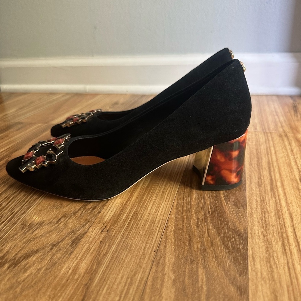 Donald pliner Elegant Black Suede Heels with Embellished Design size 6.5 M